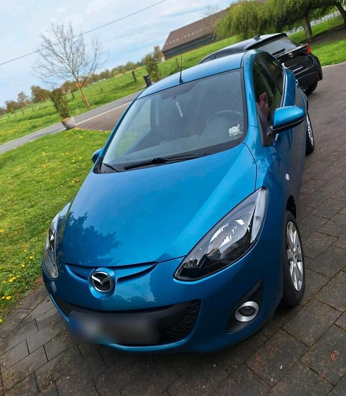 Second-hand Mazda 2 75 CP (55 kW) 2011 Albastru Hatchback