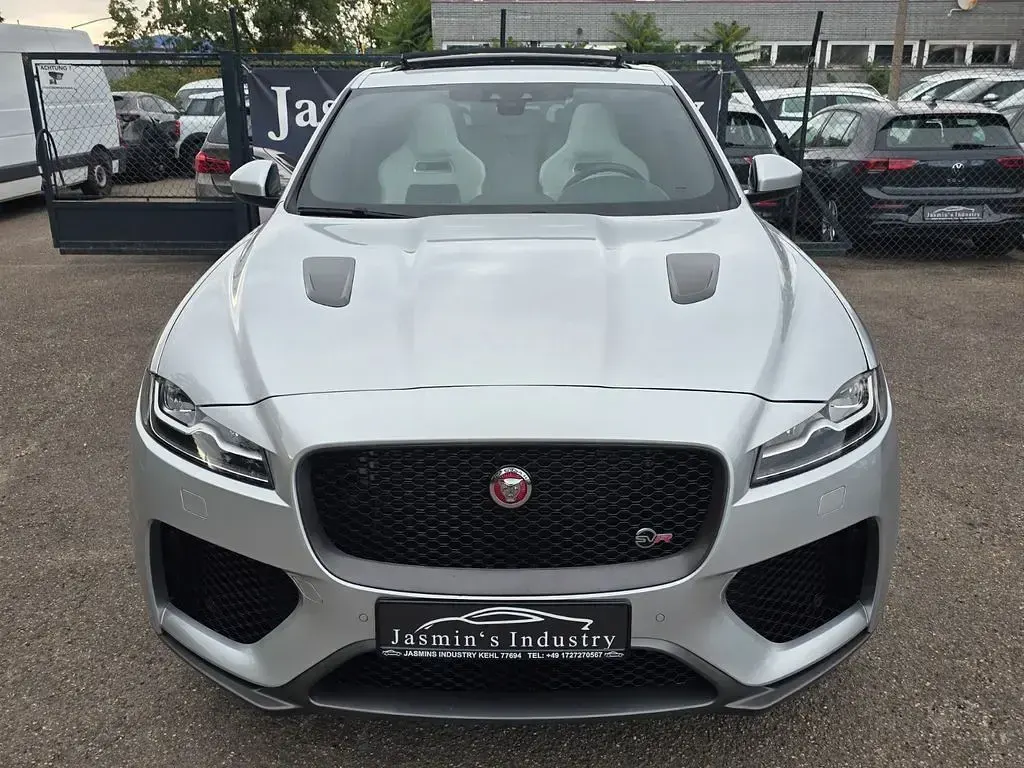 Gebraucht Jaguar F-Pace SVR 551 PS (405 kW) 2019 Indus silver SUV
