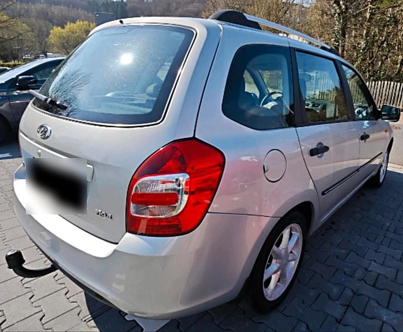 Gebraucht Lada Kalina 87 PS (63 kW) 2018 Silber Kombi