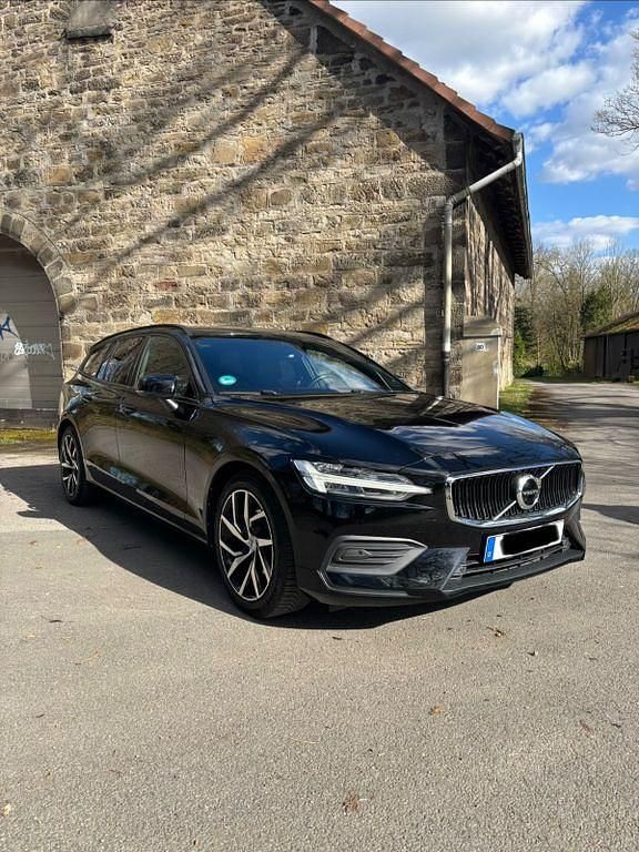 Gebraucht Volvo V60 190 PS (139 kW) 2019 Schwarz Kombi