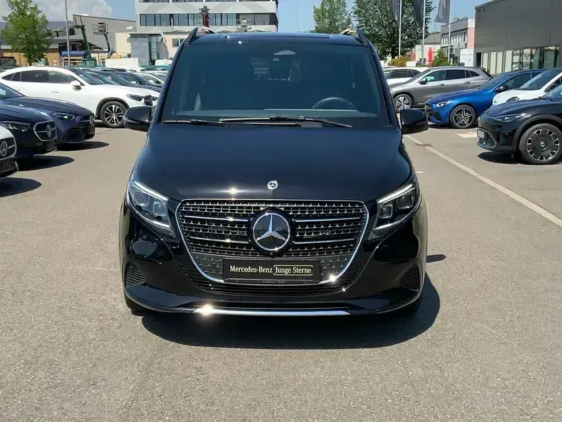 Gebraucht Mercedes V250 Avantgarde 190 PS (139 kW) 2025 Schwarz Van / Kleinbus