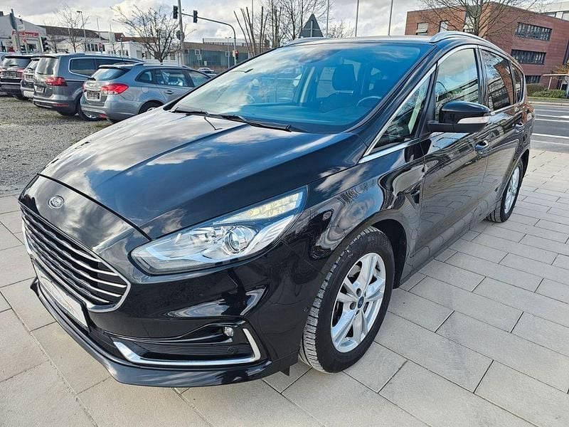 Gebraucht Ford S-MAX Titanium 150 PS (110 kW) 2020 Schwarz Van / Kleinbus