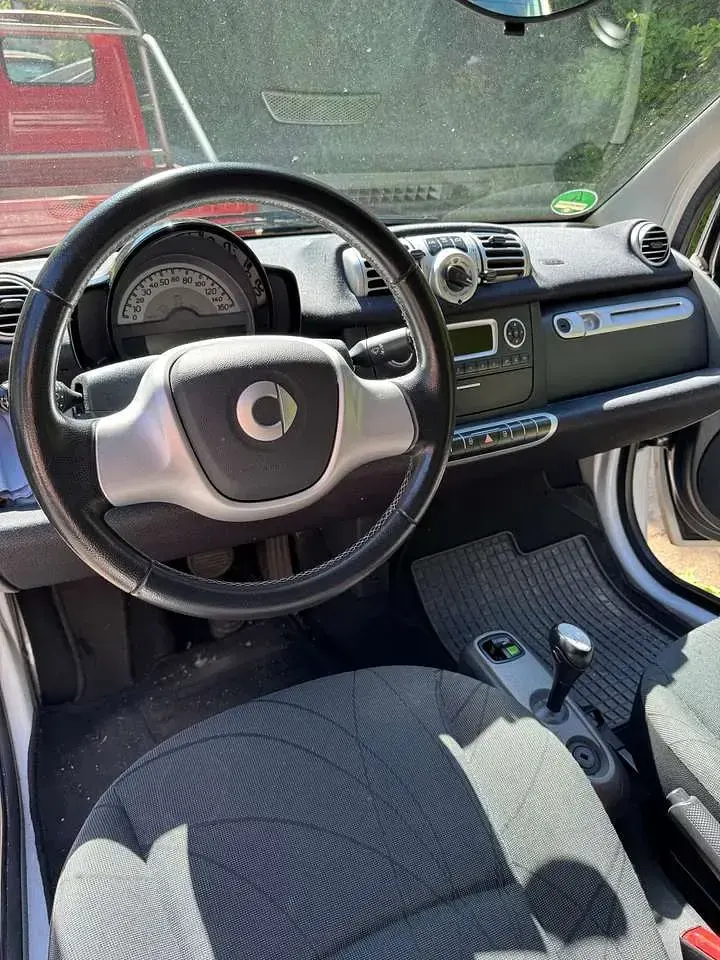 Gebraucht Smart ForTwo Coupé 71 PS (52 kW) 2011 Weiß Coupé