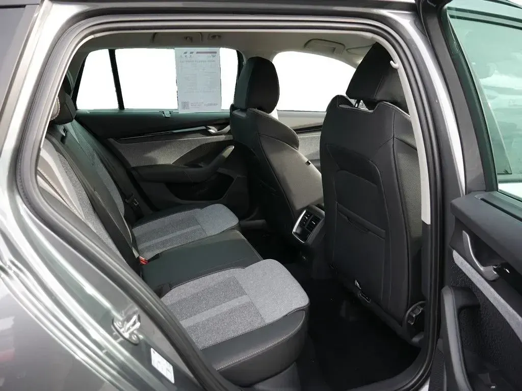 Gebraucht Skoda Octavia Tour 150 PS (110 kW) 2026 Grau Limousine