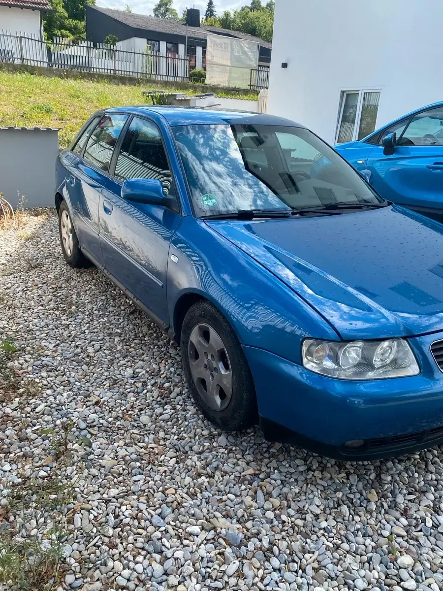 Używany Audi A3 S-Line 139 KM (102 kW) 2002 Niebieski Hatchback