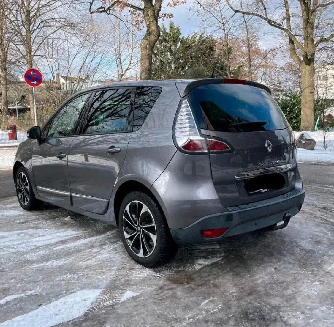 Gebraucht Renault Scénic III Bose Edition 132 PS (97 kW) 2014 Grau Limousine