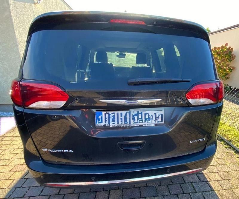 Gebraucht Chrysler Pacifica Limited 291 PS (214 kW) 2017 Schwarz Van / Kleinbus
