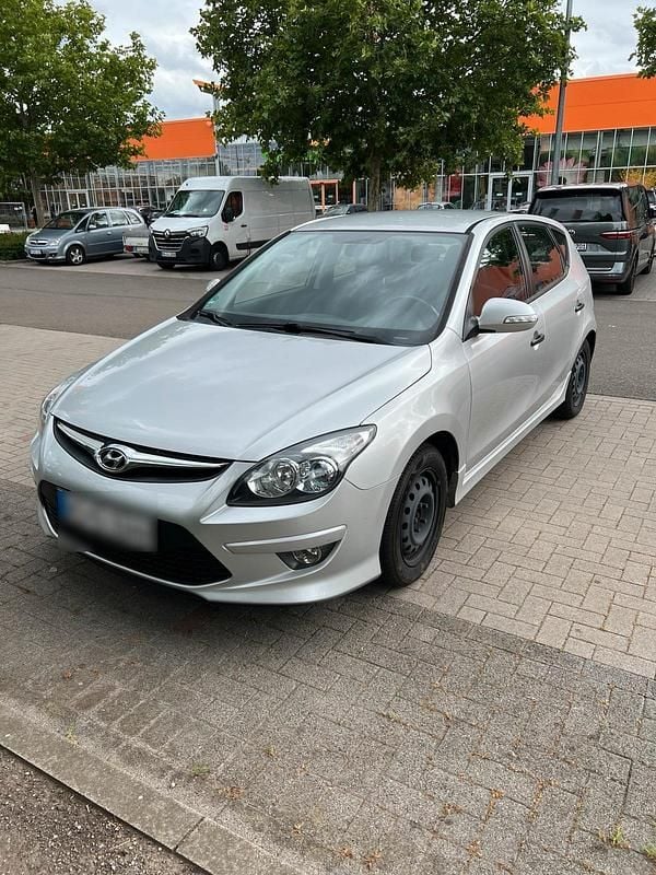 Gebraucht 2011 Hyundai i30 Edition Kleinwagen | 2.350 € (Guter Preis) - Bild 1/4