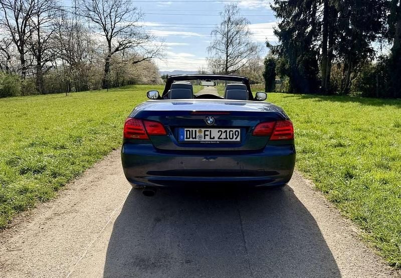 Gebraucht BMW 320 Cabriolet 170 PS (125 kW) 2011 Blau Cabrio