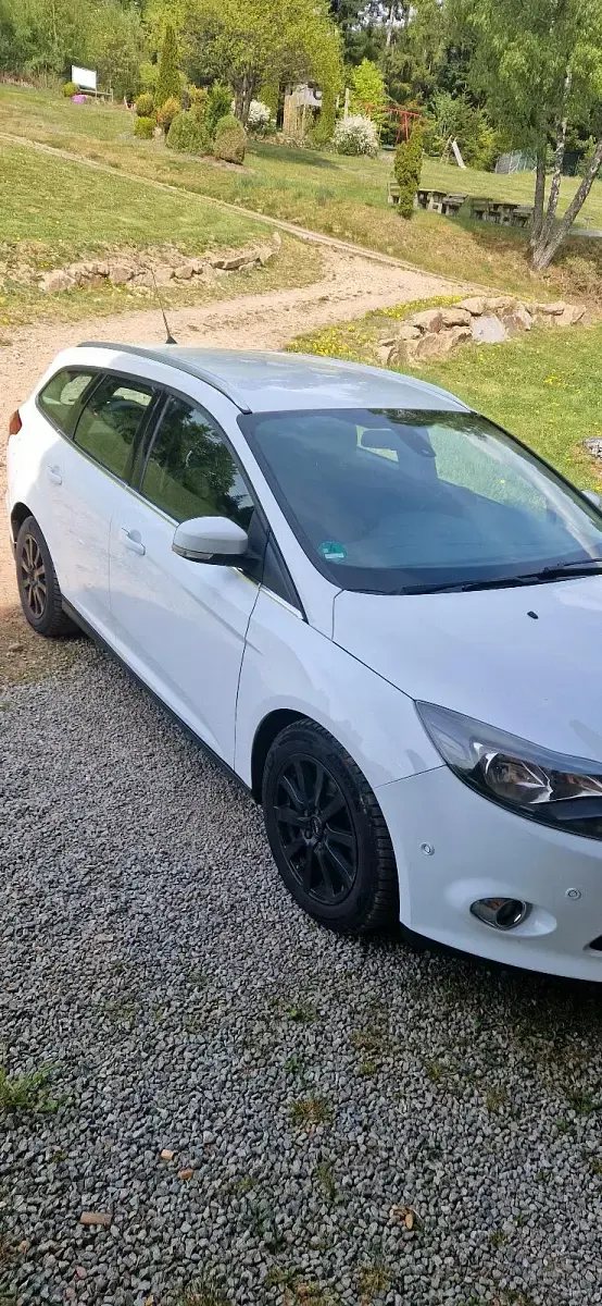 Gebraucht Ford Focus 116 PS (85 kW) 2014 Weiß Kombi