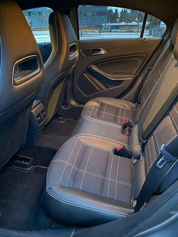 Gebraucht Mercedes A160 Style 102 PS (75 kW) 2018 Grau Limousine