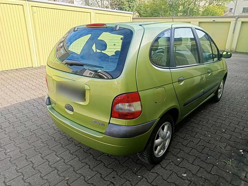 Gebraucht Renault Scénic 107 PS (78 kW) 2000 Grün Van / Kleinbus