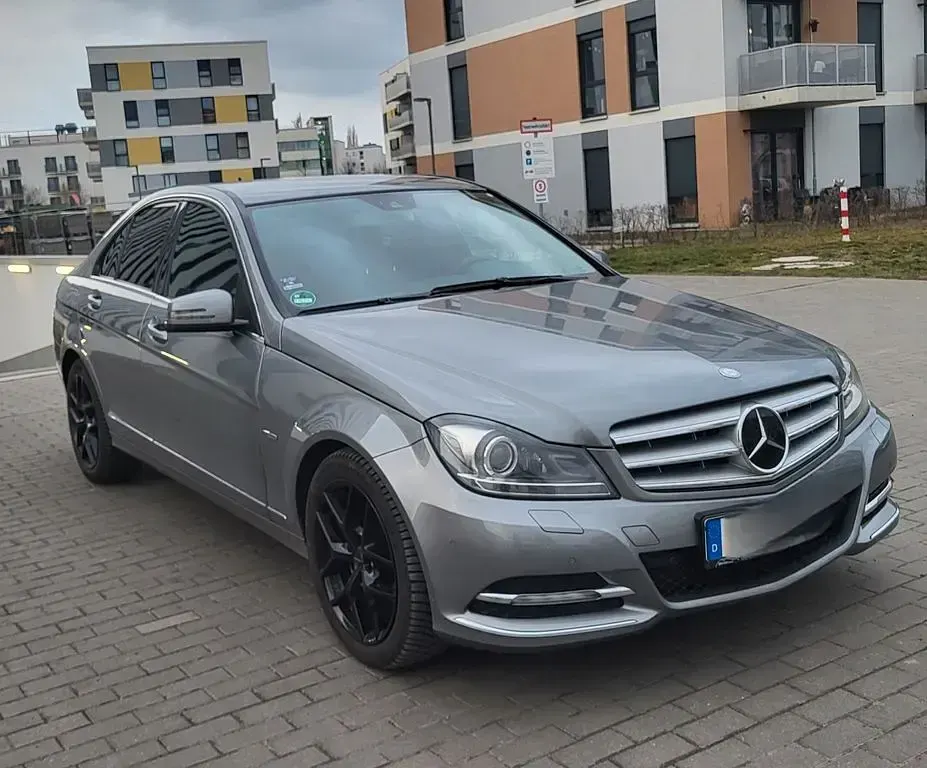 Gebraucht Mercedes C180 156 PS (114 kW) 2011 Grau Limousine