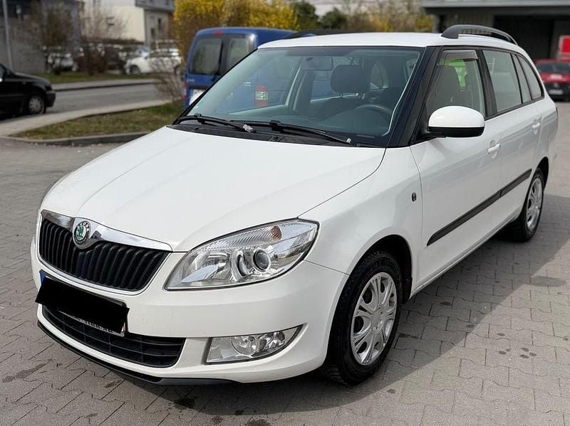 Gebraucht Skoda Fabia 86 PS (63 kW) 2010 Weiß Limousine