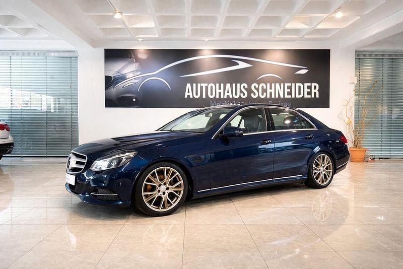 Gebraucht Mercedes E350 258 PS (189 kW) 2015 Blau Limousine