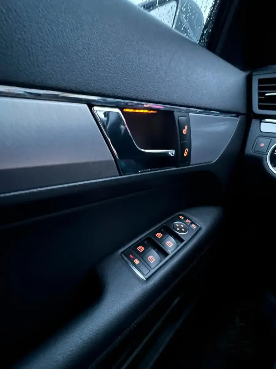 Usata Mercedes E250 Avantgarde 204 CV (150 kW) 2011 Grigio Coupé