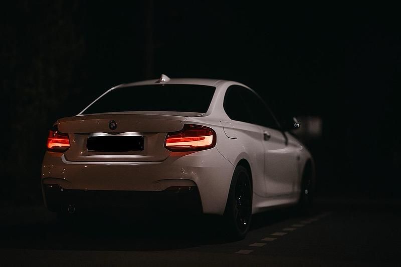 Weiß Gebraucht 2015 BMW 225 M Sport Coupé | 15.500 € (Fairer Preis) - Bild 1/4