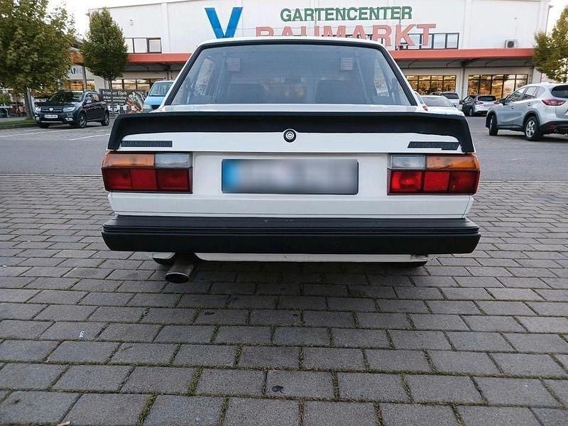 Używany VW Jetta 75 KM (55 kW) 1983 Biały Hatchback