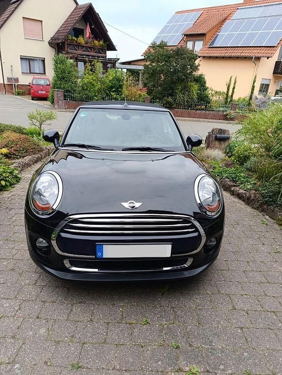 Second-hand Mini Cooper D 116 CP (85 kW) 2017 Negru Hatchback
