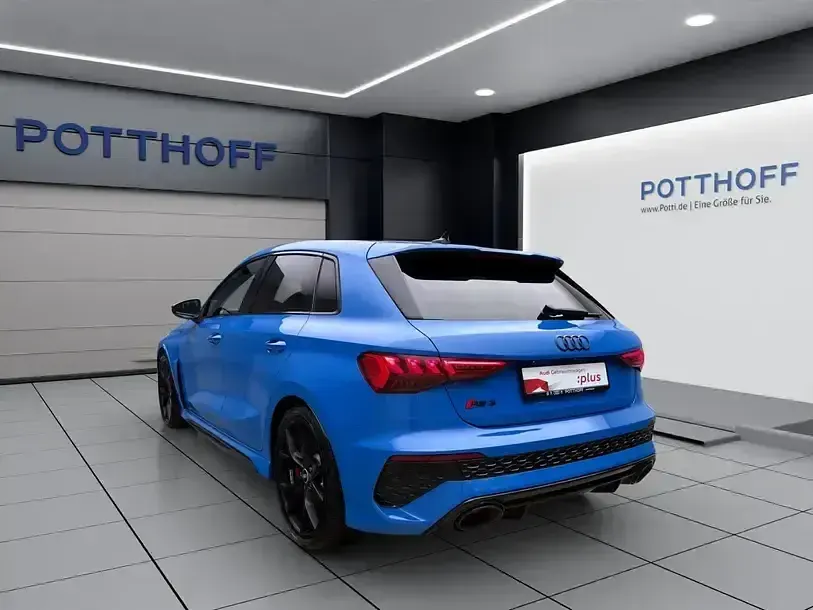 Gebraucht Audi RS3 Sportback Ambiente 400 PS (294 kW) 2023 Turboblau Kleinwagen