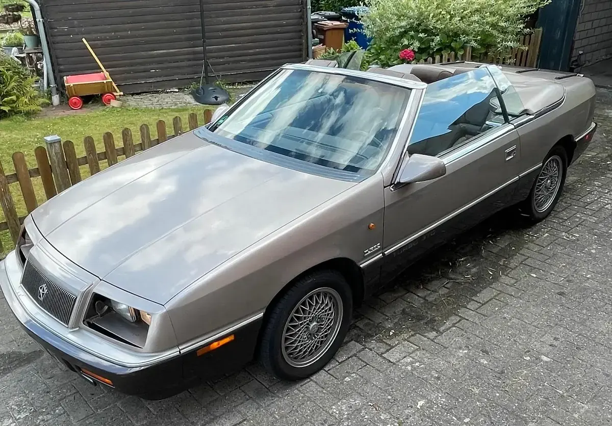 Gebraucht Chrysler Le Baron 177 PS (130 kW) 1990 Gold Cabrio