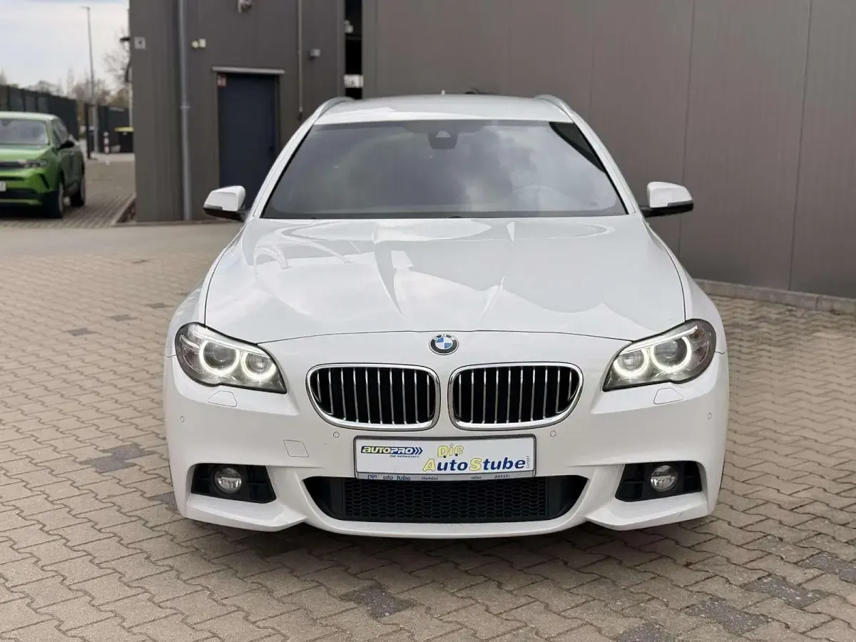Gebraucht BMW 530 Comfort Edition 258 PS (189 kW) 2015 Alpinweiss Kombi