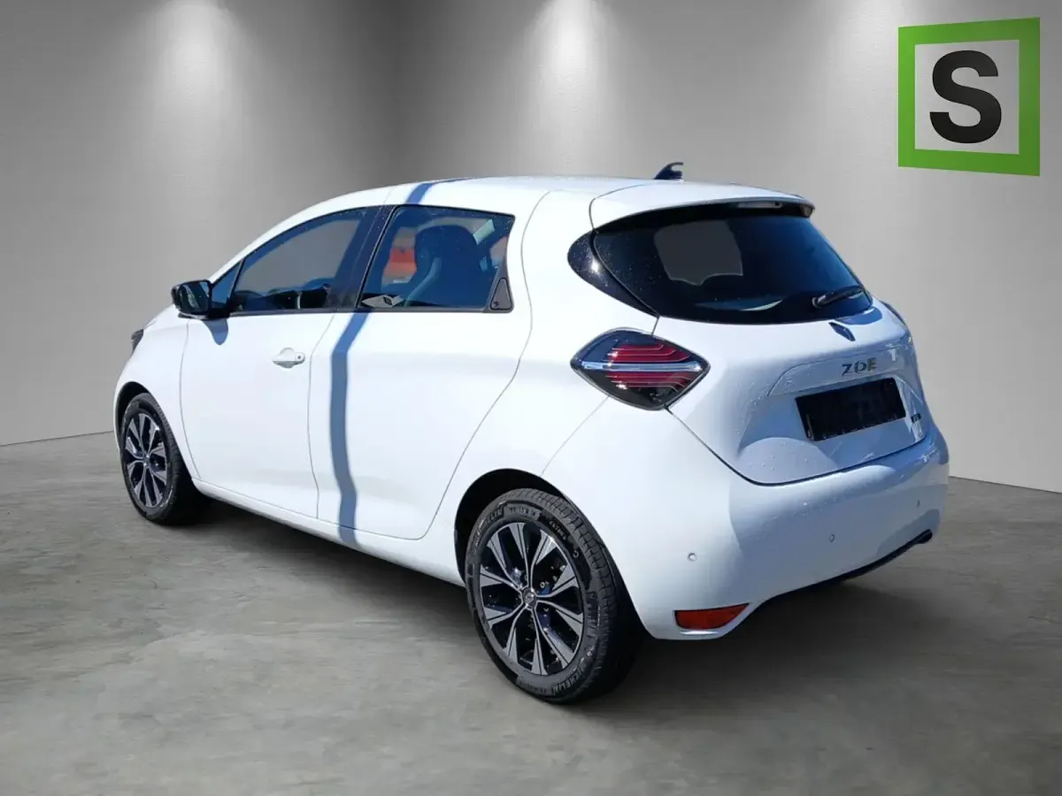 Gebraucht Renault Zoe Evolution 100 kW (136 PS) 2023 Weiß Kleinwagen