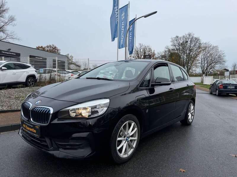 Schwarz Gebraucht 2018 BMW 225 Van / Kleinbus | 13.990 € (Guter Preis) - Bild 1/4