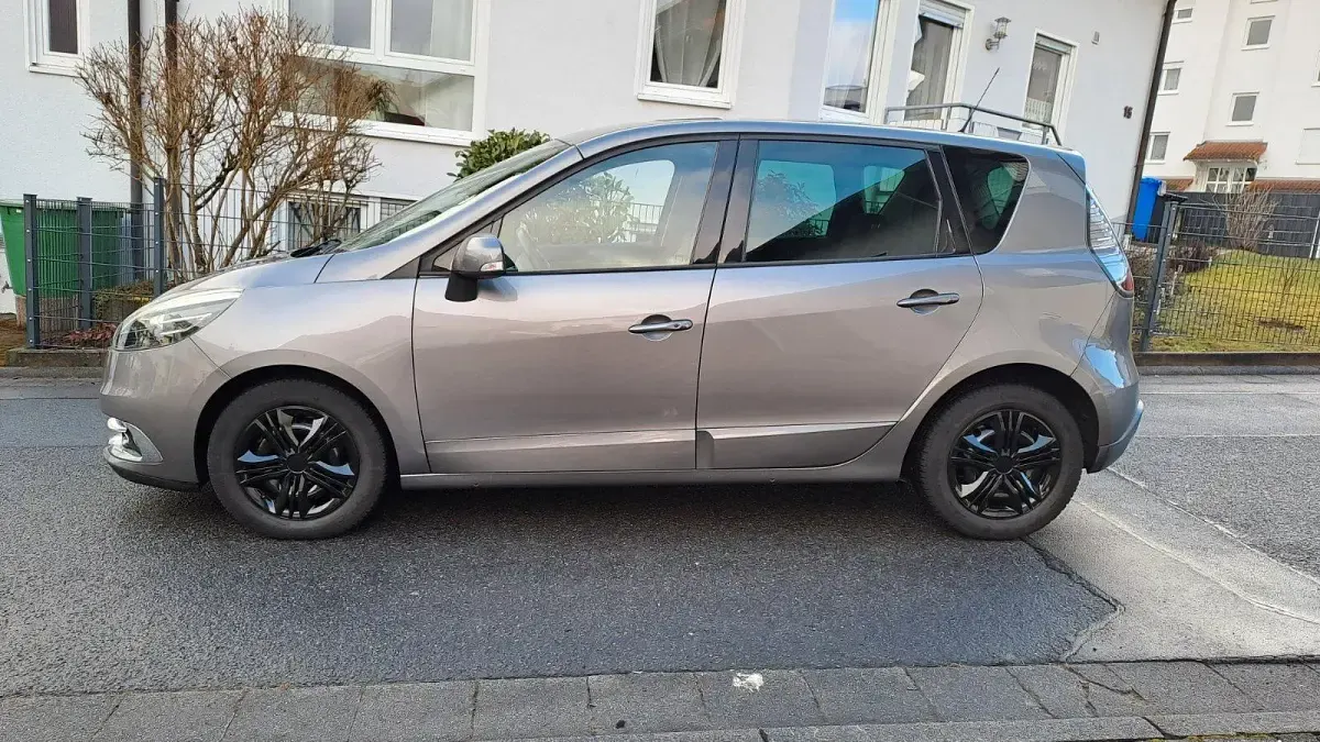 Gebraucht Renault Mégane 131 PS (96 kW) 2012 Grau Limousine