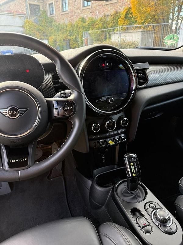 Gebraucht Mini Cooper SE Resolute Edition 135 kW (184 PS) 2023 Schwarz Kleinwagen