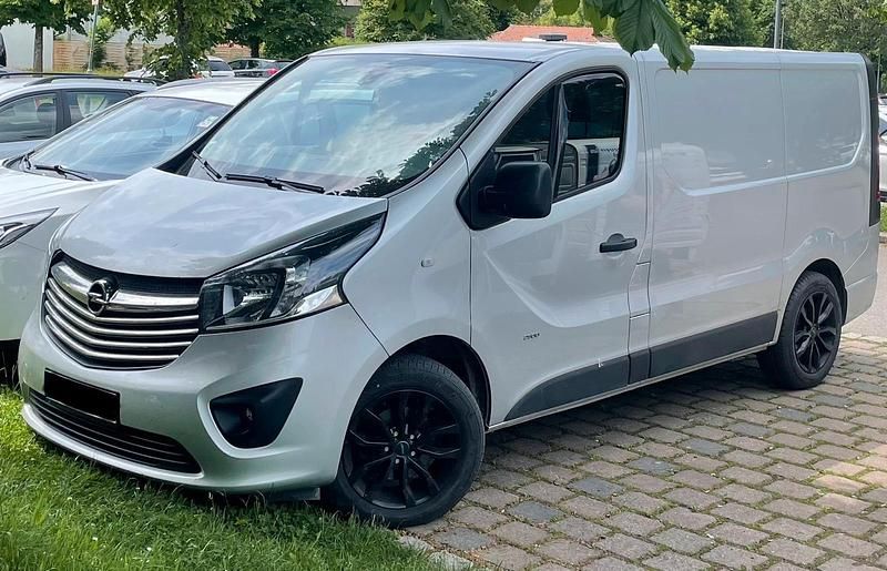 Silber Gebraucht 2017 Opel Vivaro Van / Kleinbus | 12.500 € (Guter Preis) - Bild 1/4