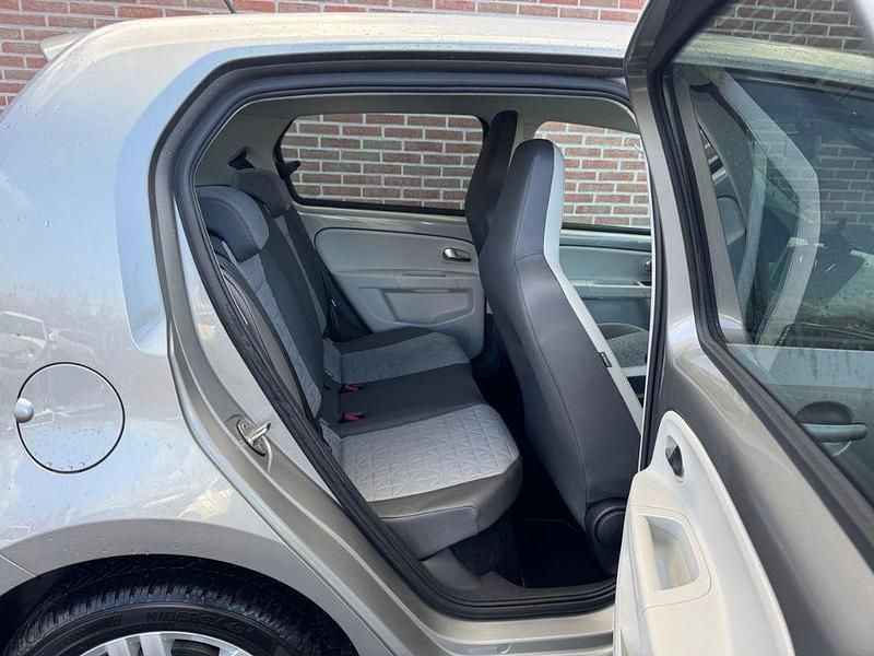 Second-hand VW up! Beats 58 CP (42 kW) 2018 Gri Hatchback