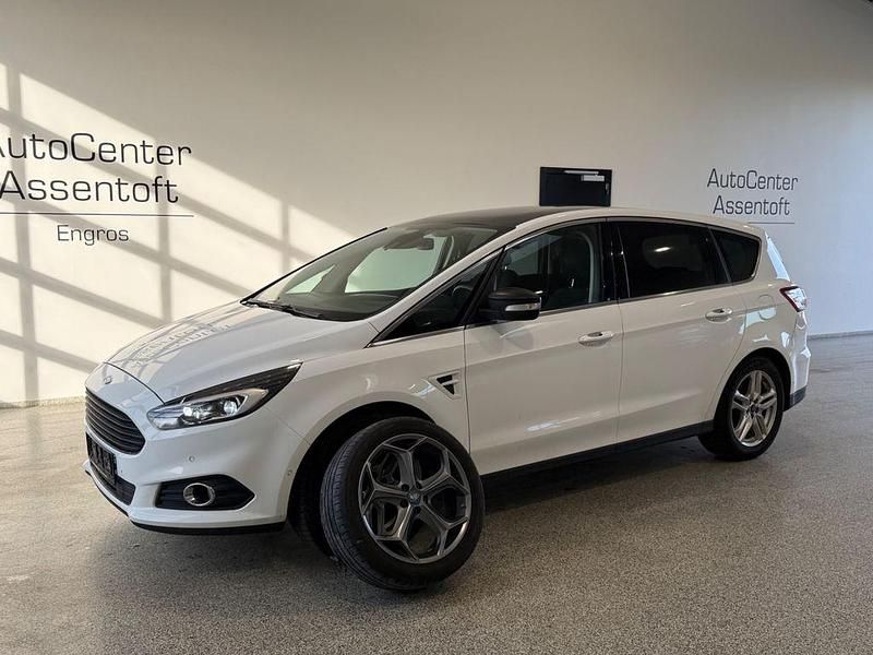 Gebraucht Ford S-MAX Titanium 179 PS (131 kW) 2015 Weiß Van / Kleinbus