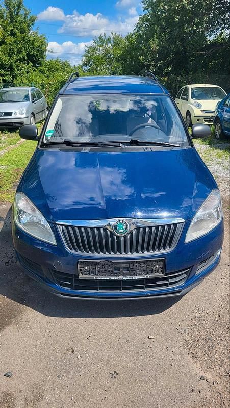 Blau Gebraucht 2011 Skoda Roomster Kombi | 2.500 € (Superpreis) - Bild 1/4