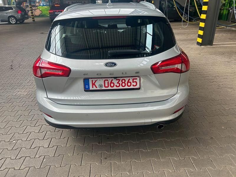 Gebraucht Ford Focus 120 PS (88 kW) 2021 Silber Limousine