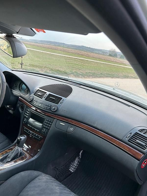 Gebraucht Mercedes E270 177 PS (130 kW) 2003 Grau Limousine