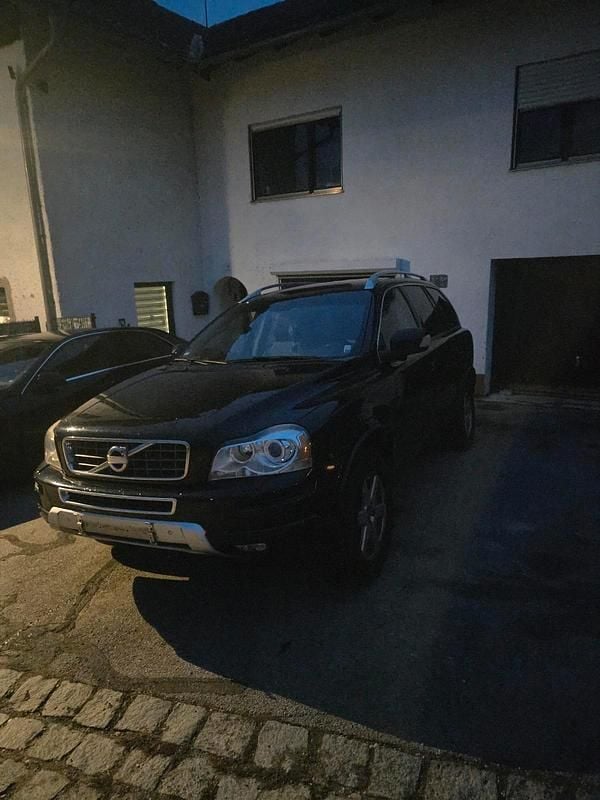 Schwarz Gebraucht 2013 Volvo XC90 SUV | 12.000 € (Fairer Preis) - Bild 1/4