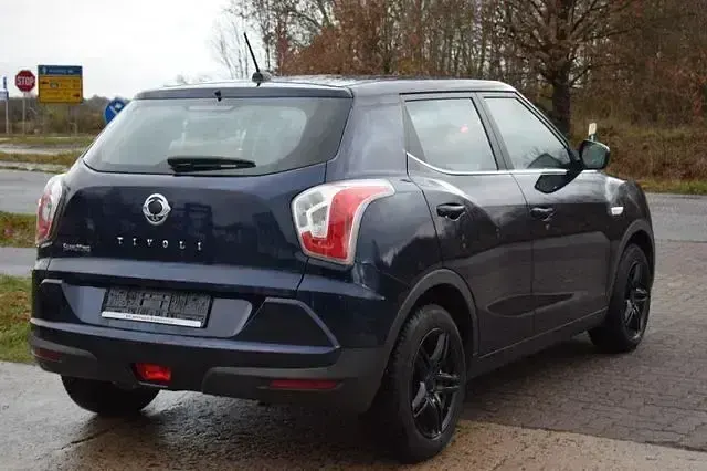 Gebraucht SsangYong Tivoli Quartz 128 PS (94 kW) 2017 Blau SUV
