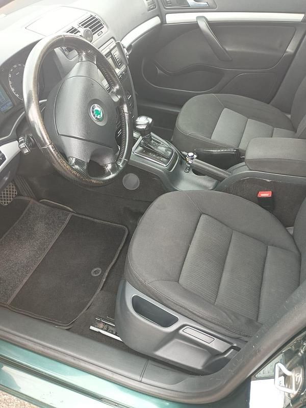 Gebraucht Skoda Octavia 2007 Grün Kombi