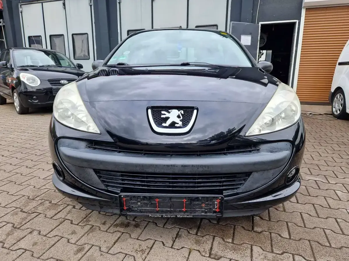 Gebraucht Peugeot 206 Basis 75 PS (55 kW) 2009 Schwarz perla nera/ Kleinwagen