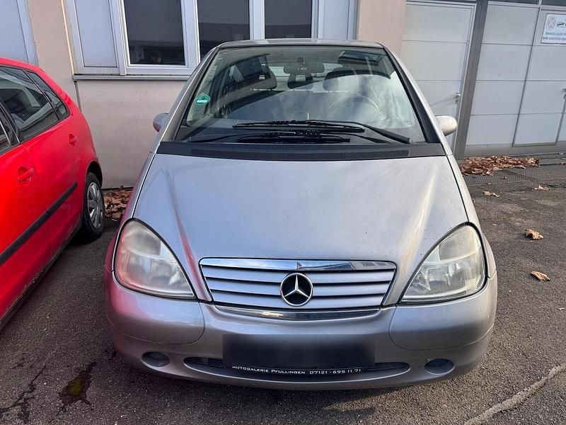 Silber Gebraucht 1999 Mercedes A170 Kleinwagen | 300 € (Guter Preis) - Bild 1/4