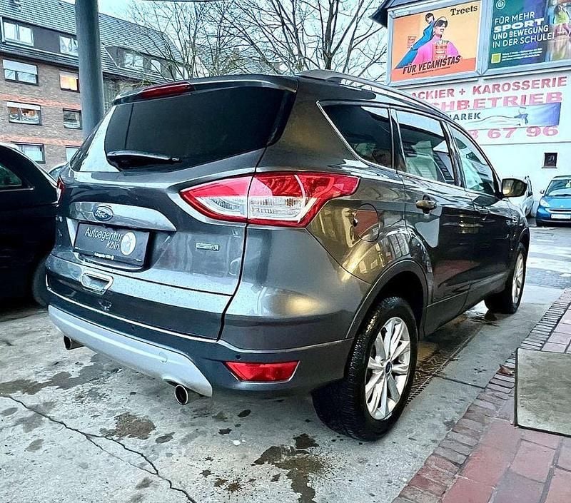 Gebraucht Ford Kuga Titanium 150 PS (110 kW) 2016 Magnetic SUV
