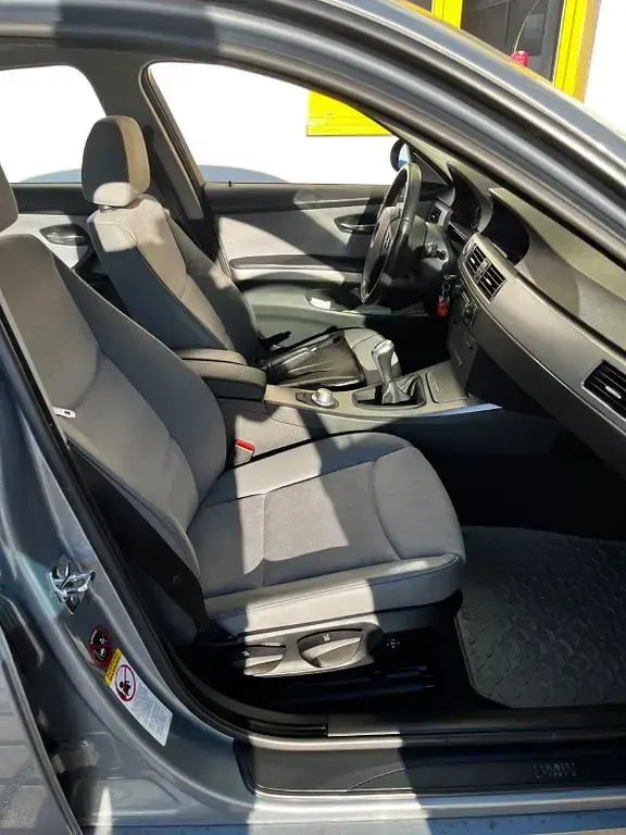Gebraucht BMW 320 150 PS (110 kW) 2005 Silber Limousine