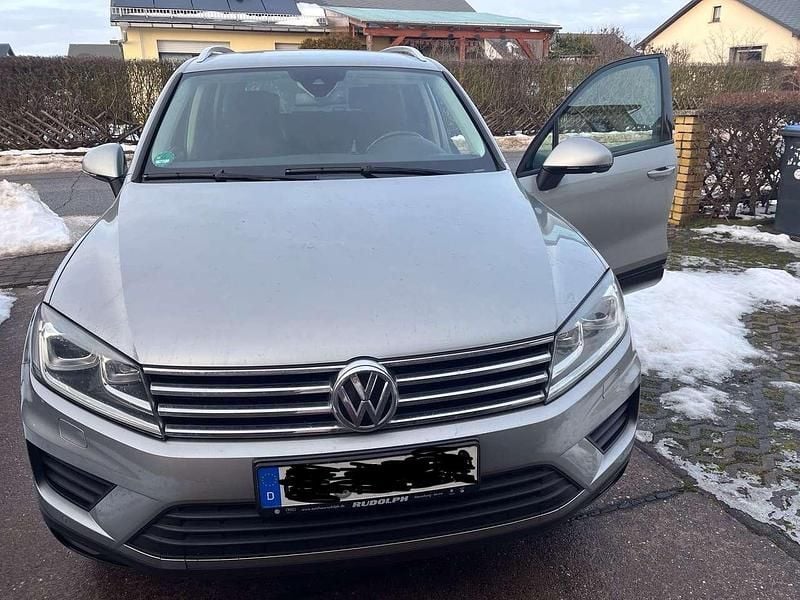 Gebraucht VW Touareg 262 PS (192 kW) 2015 Grau SUV
