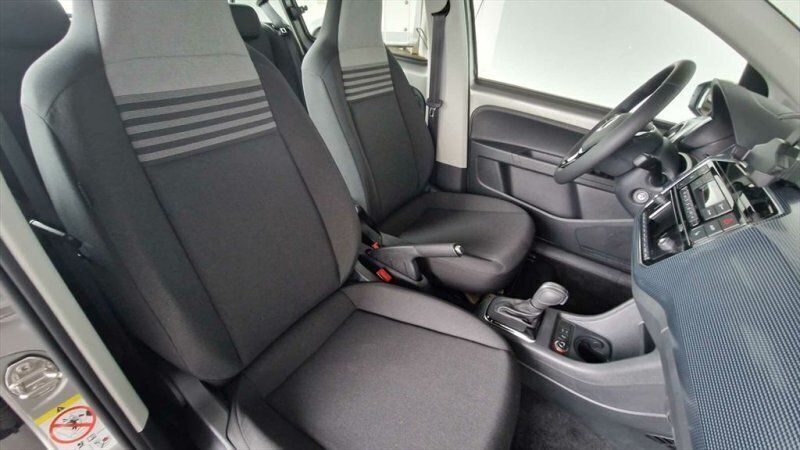 Używany VW e-up! 61 kW (83 KM) 2022 Srebrny Hatchback