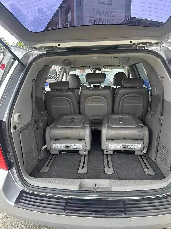 Gebraucht Kia Carnival 185 PS (136 kW) 2007 Grau Van / Kleinbus