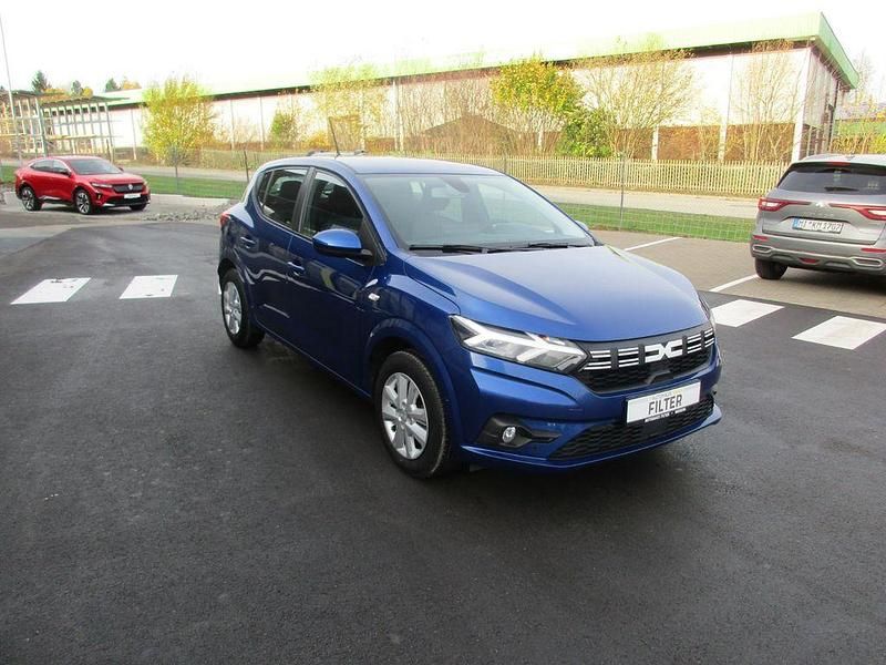 Gebraucht Dacia Sandero Expression 91 PS (66 kW) 2024 Blau Limousine