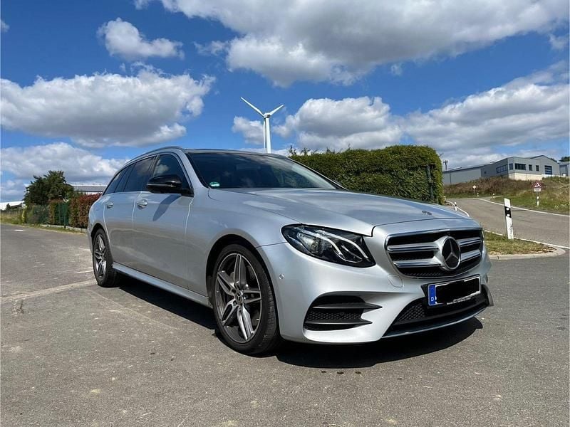 Silber Gebraucht 2019 Mercedes E400 Limousine | 35.000 € (Superpreis) - Bild 1/4
