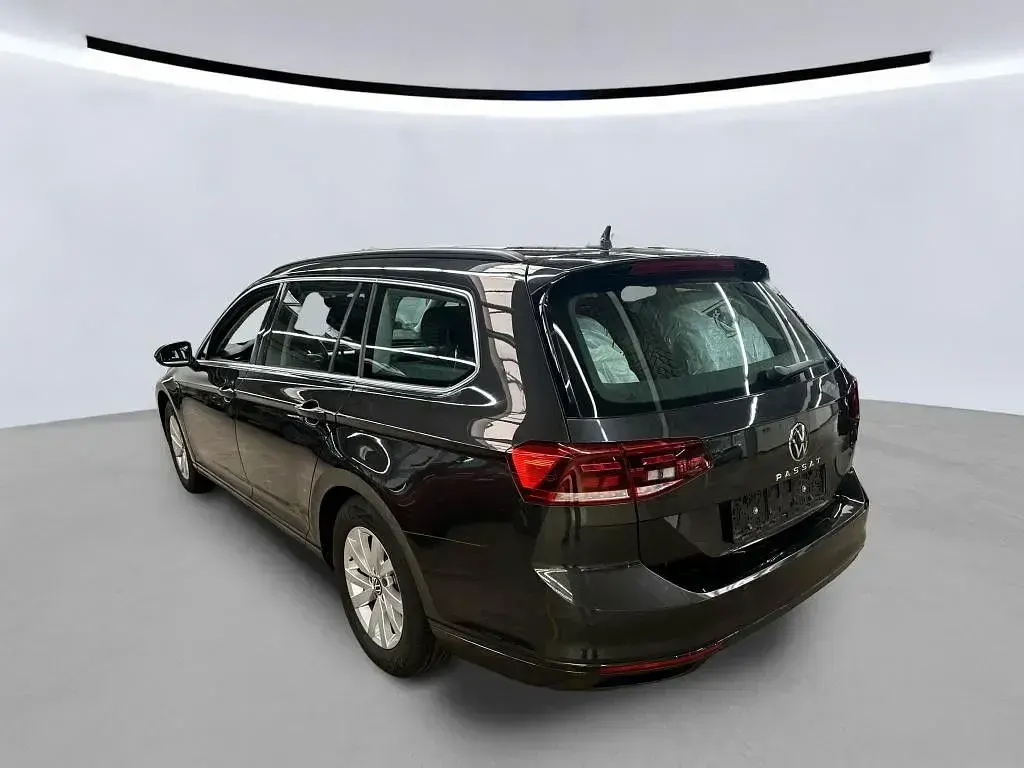 Gebraucht VW Passat Business 122 PS (89 kW) 2021 Grau Limousine