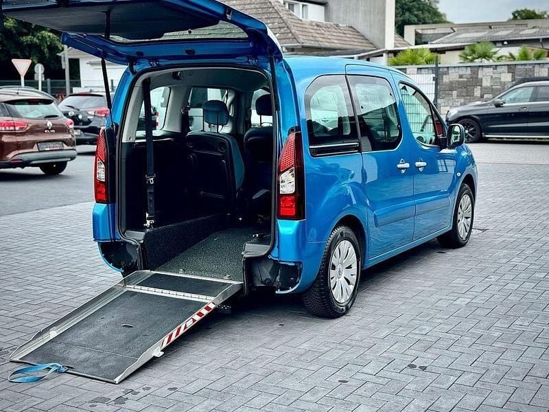Blau Gebraucht 2015 Citroën Berlingo Van / Kleinbus | 18.999 € - Bild 1/4